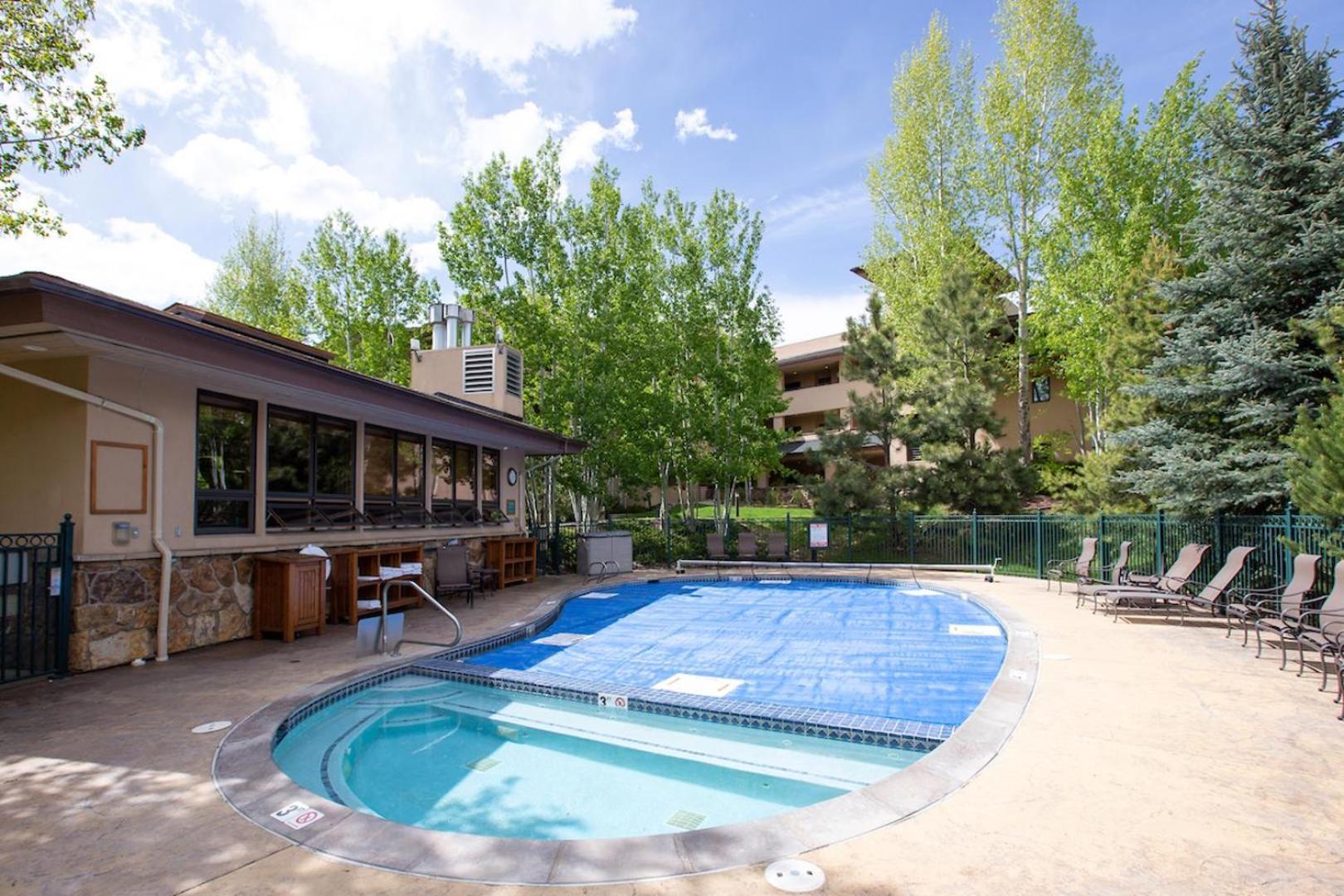 #1012 - Walk To Ski, Newly Remodeled Mountain View Condo With Pool Steamboat Springs Exteriör bild